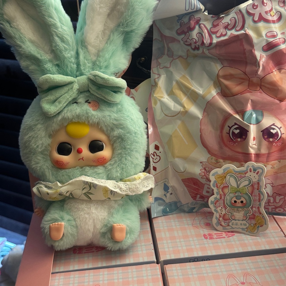 Mint green bunny from BB3 Lily Rabbit Town V2 Series w/ boba Eyes unboxed!